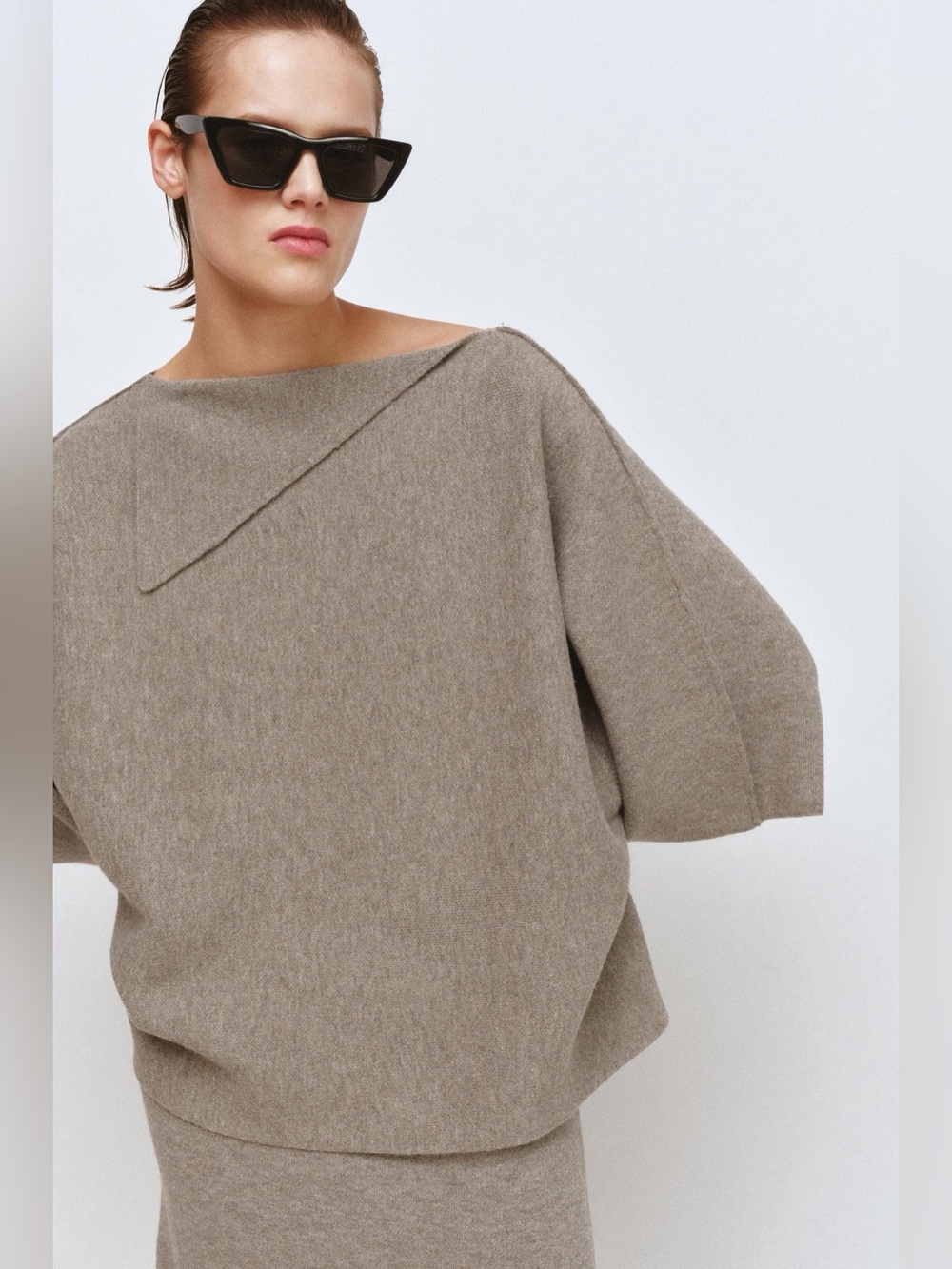 Zara Women's Gray Oversized Boatneck Sweater